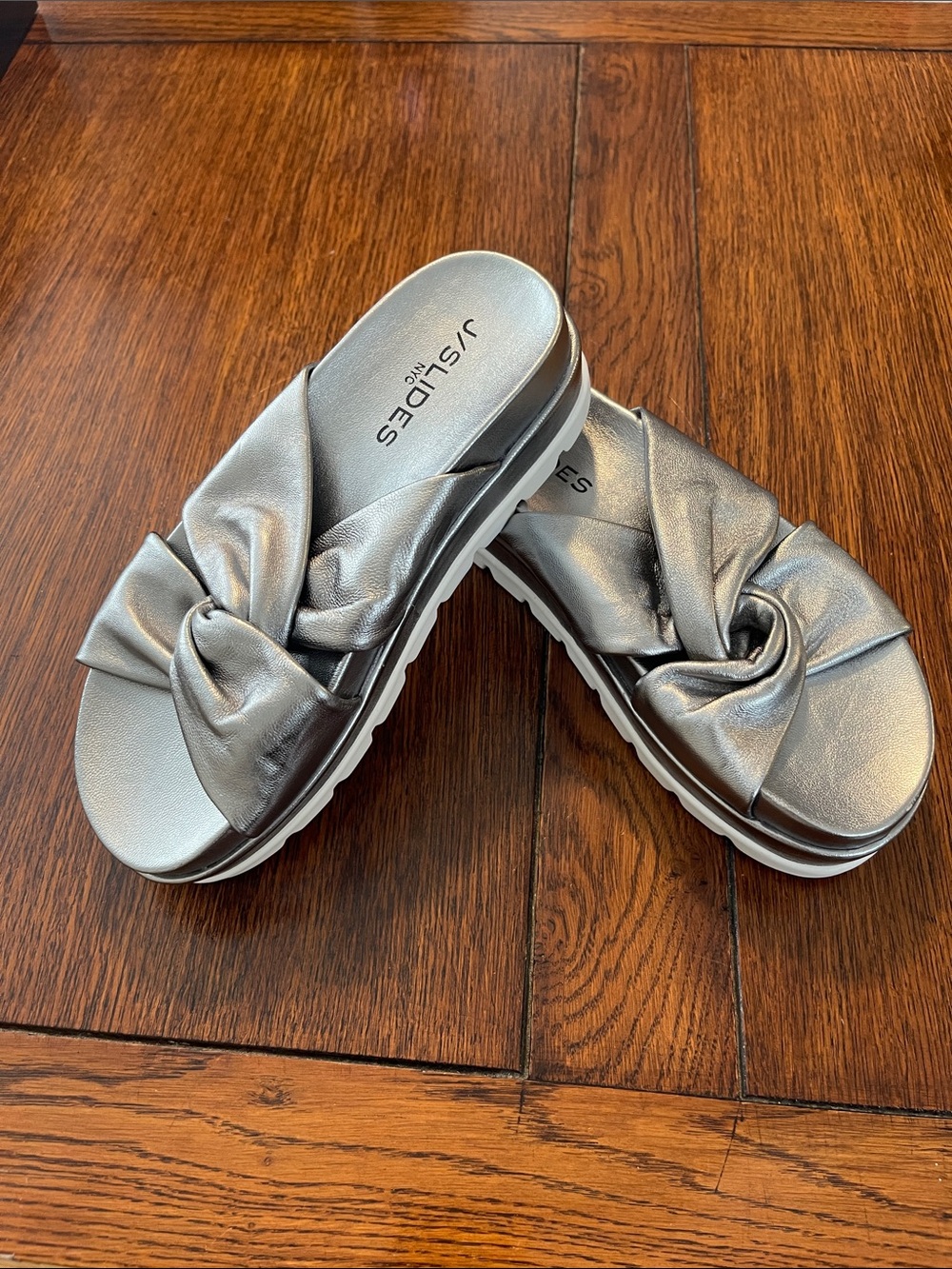 J/Slides Bright Metallic Silver Pewter Knotted Slide Sandals Platform 6 New